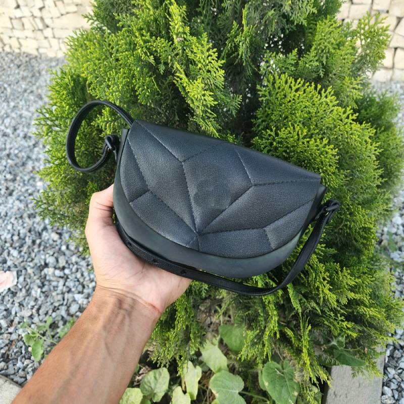 Bolsa Tiracolo Feminina SL Preta Bolsa Tiracolo Feminina SL Preta